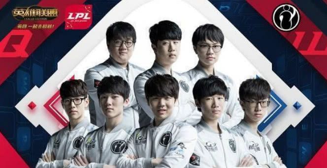 中扮演着球 中扮演着球