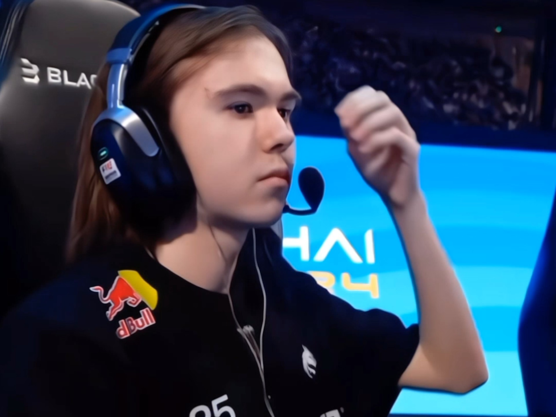 队员也在接 队员也在接